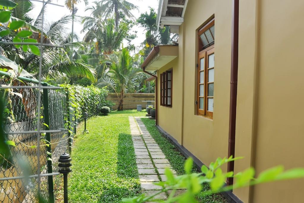 Hewittes Cottage Weligama Buitenkant foto