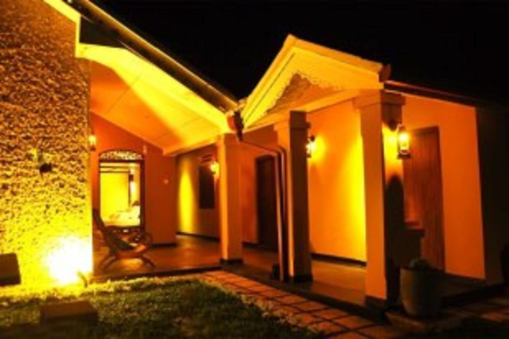 Hewittes Cottage Weligama Buitenkant foto